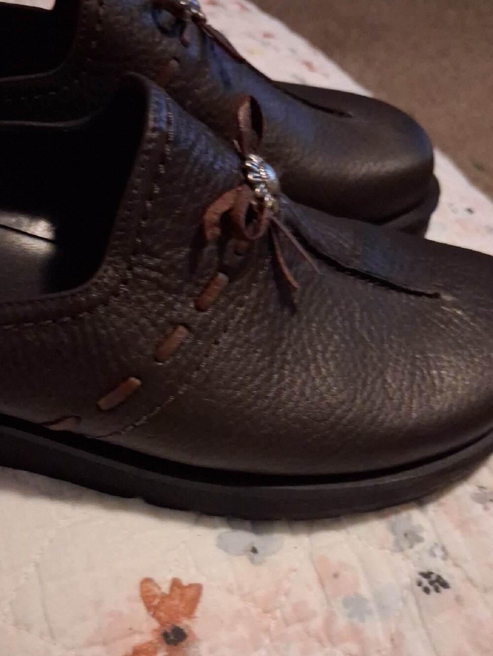 BareTraps Dark Brown Leather Slip-On Clog Mules with Bow and Flower Accent - Picture 4 of 8